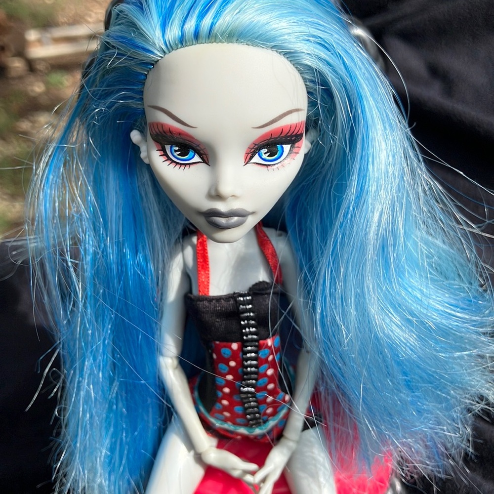 Vintage Monster High doll, Ghoulia Yelps,